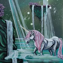 Toile : licorne au pied d'une cascade de nuit